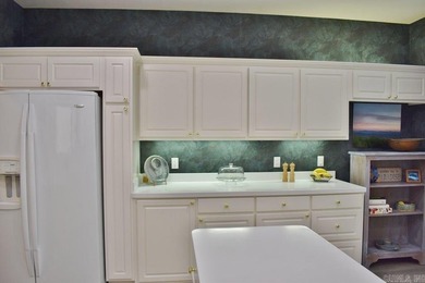 This Beautiful custom-built home is thoughtfully designed and - photo 20