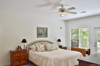 This Beautiful custom-built home is thoughtfully designed and - photo 23