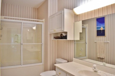 This Beautiful custom-built home is thoughtfully designed and - photo 32