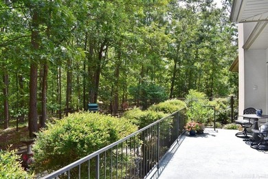 This Beautiful custom-built home is thoughtfully designed and - photo 34