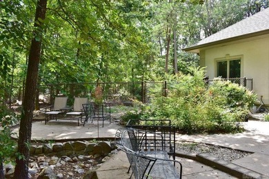 This Beautiful custom-built home is thoughtfully designed and - photo 37