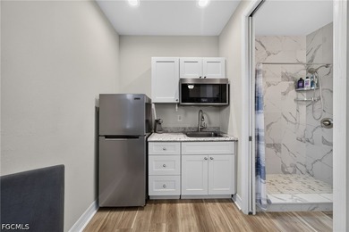Walking distance to Cape Harbour! RV garage with Car Lift - photo 50