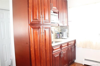Welcome to your new home- a beautifully maintained and fully - photo 17