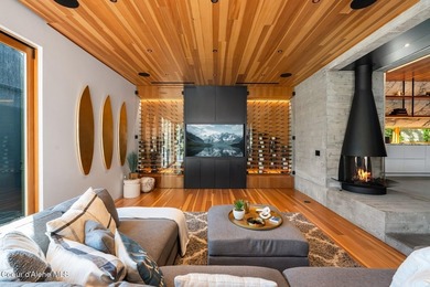 One-of-one WATERFRONT offering on the rare and coveted Gold - photo 7