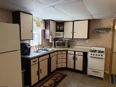2 BEDROOM ONE BATH CABIN WITH COVERED FRONT AND BACK PORCH. TWO - photo 5