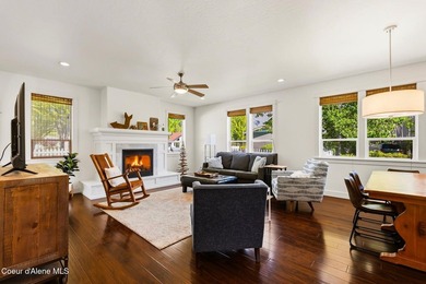 Pristine Cottage in Dover Bay featuring a main level primary - photo 3