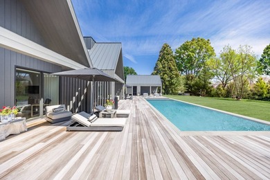 Originally conceived as the Laguna Project, 9 Margarets is an - photo 29