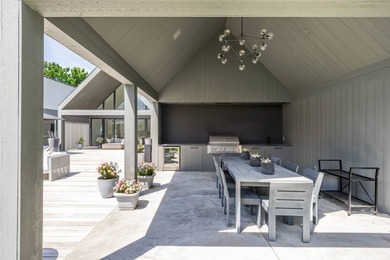 Originally conceived as the Laguna Project, 9 Margarets is an - photo 33