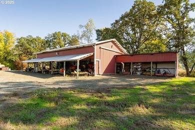 Welcome to Lookingglass Vineyard, a remarkable 142.94-acre - photo 33
