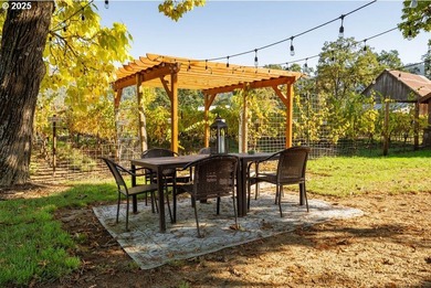 Welcome to Lookingglass Vineyard, a remarkable 142.94-acre - photo 35