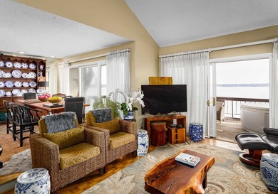 This exceptional condo commands a premium position with sweeping - photo 28