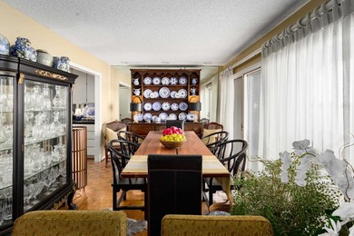 This exceptional condo commands a premium position with sweeping - photo 31