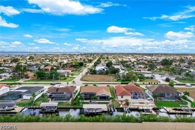 Welcome to your dream waterfront retreat! This beautifully - photo 39