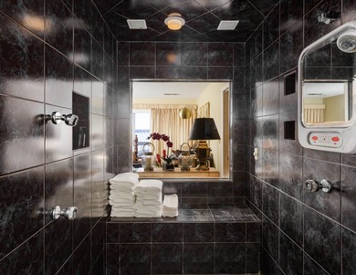 This exceptional condo commands a premium position with sweeping - photo 49