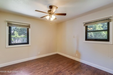 Welcome to 10 Dogwood Dr in Gulfport, MS--a beautifully updated - photo 14