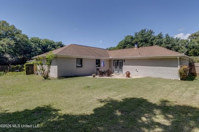 Welcome to 10 Dogwood Dr in Gulfport, MS--a beautifully updated - photo 15