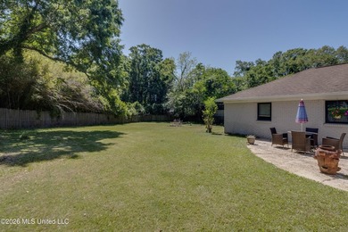 Welcome to 10 Dogwood Dr in Gulfport, MS--a beautifully updated - photo 16