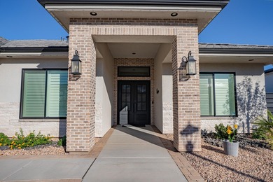 Custom home in beautiful, quiet neighborhood perched at the top - photo 3