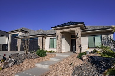 Custom home in beautiful, quiet neighborhood perched at the top - photo 4