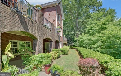 GOLF COMMUNITY MASTERPIECE! Spectacular 4-sided brick home - photo 4