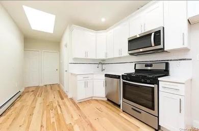 Fantastic opportunity to own a beautifully renovated mixed-use - photo 13