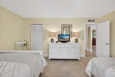 Beautifully maintained 2-bedroom, 2-bath first-floor corner - photo 19