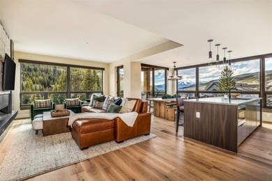 If you're looking for jaw-dropping views, a prime ski-in - photo 4