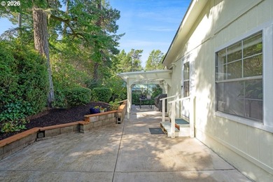 Upon entering this well-maintained home, with its recent updates - photo 42