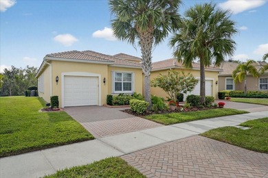 Welcome to Valencia Lakes, one of Southeast Tampa's most - photo 3