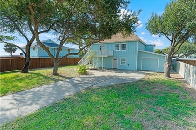 Gorgeous 4 bedroom, 3 bath home located on the water with quick - photo 3