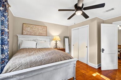 Fall in love with the rustic cottage charm and cozy feel of this - photo 14