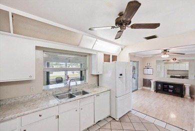 Spacious CBS lakefront home on a desirable corner lot! This - photo 21