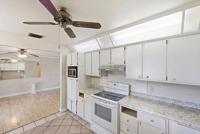 Spacious CBS lakefront home on a desirable corner lot! This - photo 22