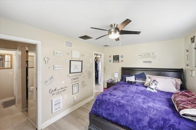 Spacious CBS lakefront home on a desirable corner lot! This - photo 32