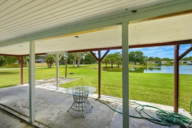 Spacious CBS lakefront home on a desirable corner lot! This - photo 44