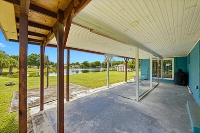 Spacious CBS lakefront home on a desirable corner lot! This - photo 45