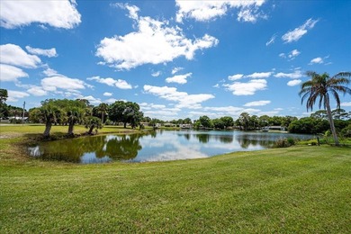 Spacious CBS lakefront home on a desirable corner lot! This - photo 48