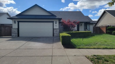 Fern Ridge Lake Home For Sale in Eugene Oregon