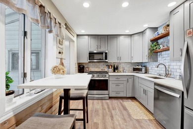 Ideally situated in the heart of Marine Park, this prime - photo 12