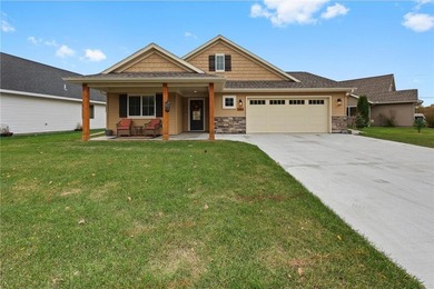 Gorgeous like-new patio home overlooking a peaceful pond and - photo 2