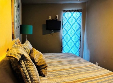 This condo is priced to sell and ready for your next - photo 15