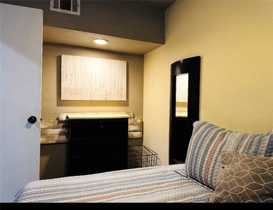 This condo is priced to sell and ready for your next - photo 16