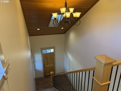 Welcome to this well-maintained 3-bedroom, 2.5-bath home located - photo 18