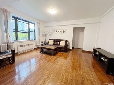 Well-managed co-op in North Corona, Flushing. Newly renovated - photo 2