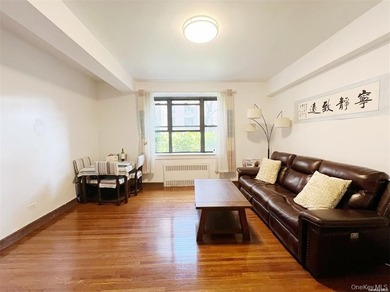 Well-managed co-op in North Corona, Flushing. Newly renovated - photo 3