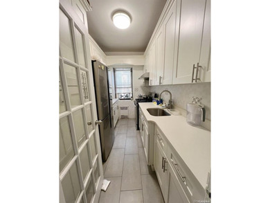 Well-managed co-op in North Corona, Flushing. Newly renovated - photo 4