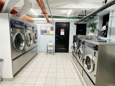 Well-managed co-op in North Corona, Flushing. Newly renovated - photo 9