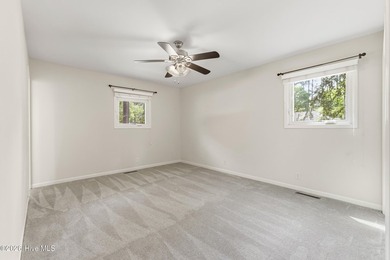 Don't miss out on this MOVE-IN ready, freshly painted, brick - photo 8