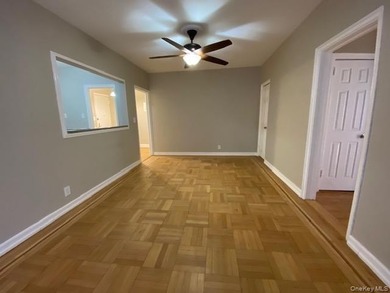 Charming pre-war apartment located in the desirable Concourse - photo 2