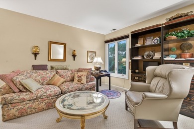 Charming and well-maintained 2-Bed/1-Bth condo in sought-after - photo 3